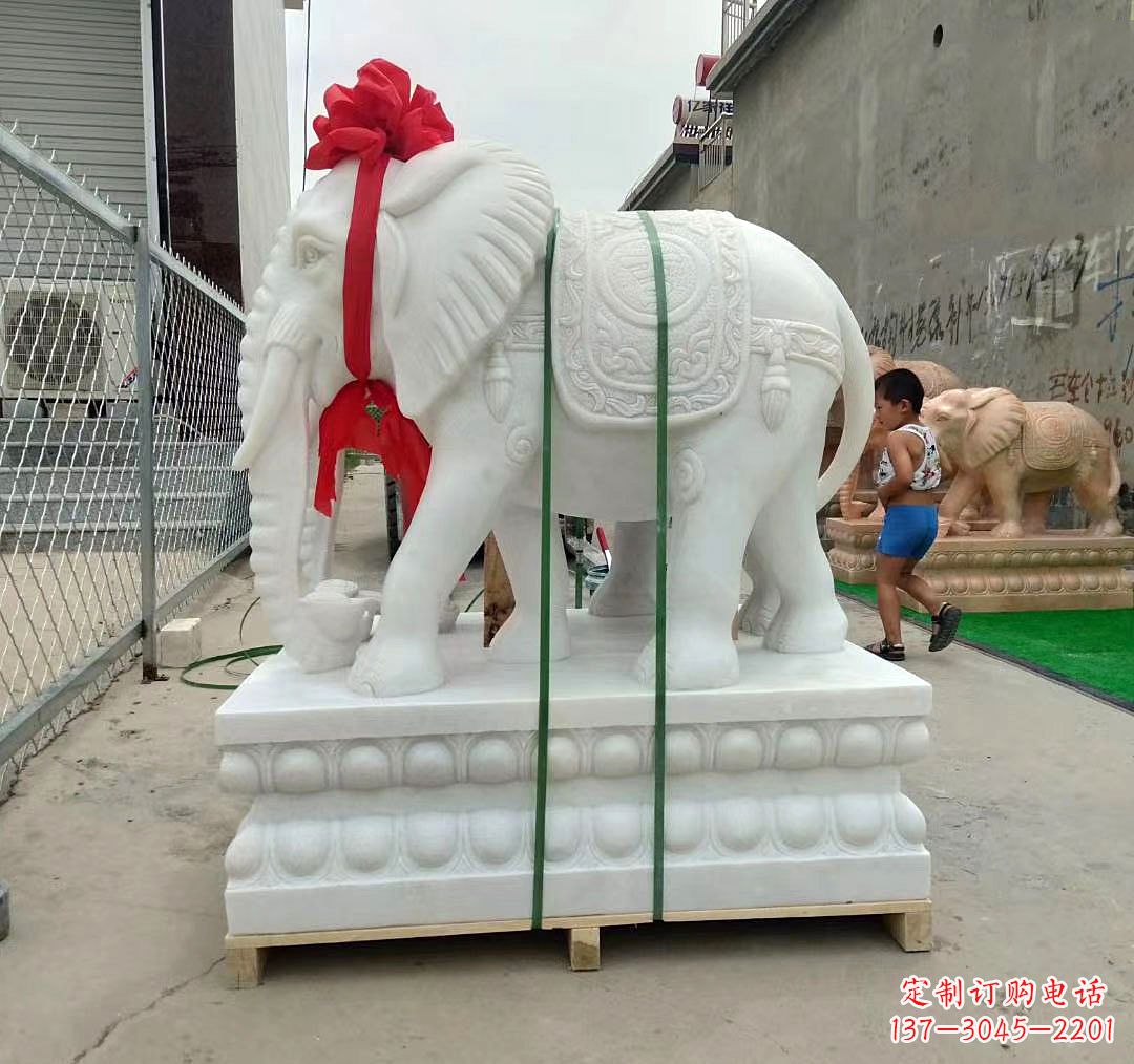 辽阳中领雕塑精美玉雕大象