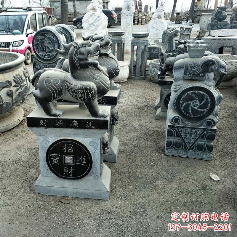 辽阳中领雕塑拥有一支由经验丰富的石雕大师组成…