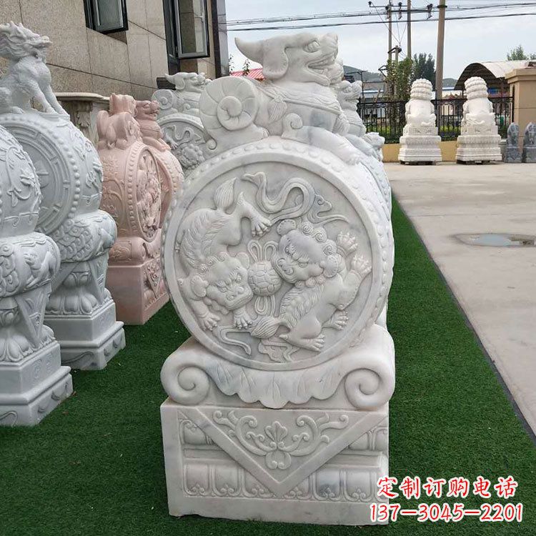 辽阳石雕牌坊抱鼓石