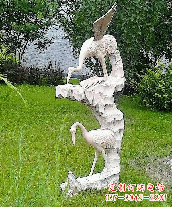 辽阳石雕仙鹤鲤鱼