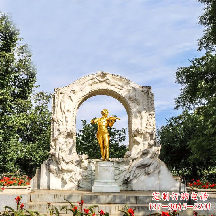 辽阳世界名人古典主义作曲家莫扎特公园铜雕像