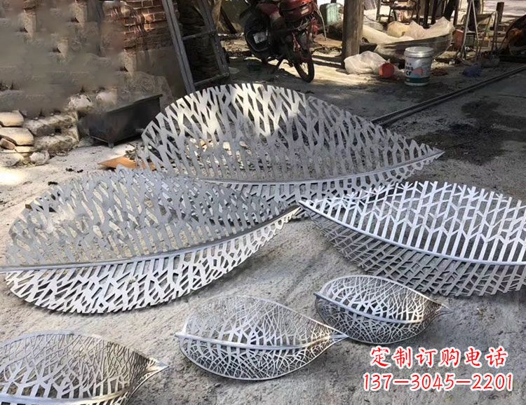 辽阳树叶镂空不锈钢雕塑