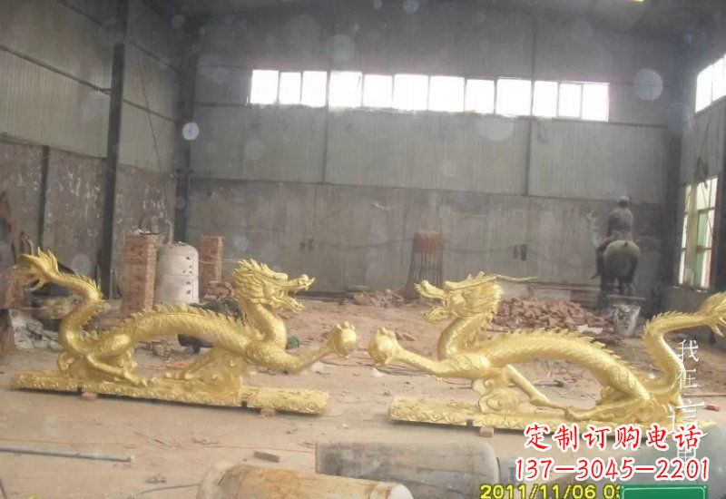 辽阳双龙戏珠铜雕
