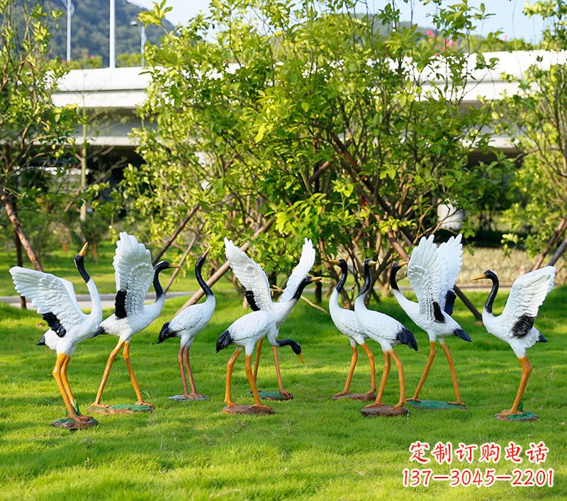 辽阳水池仙鹤雕塑
