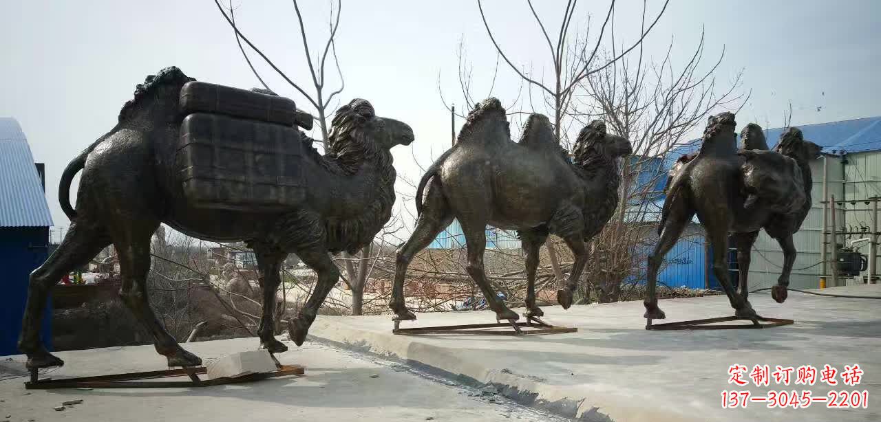 辽阳丝绸之路铜骆驼雕塑