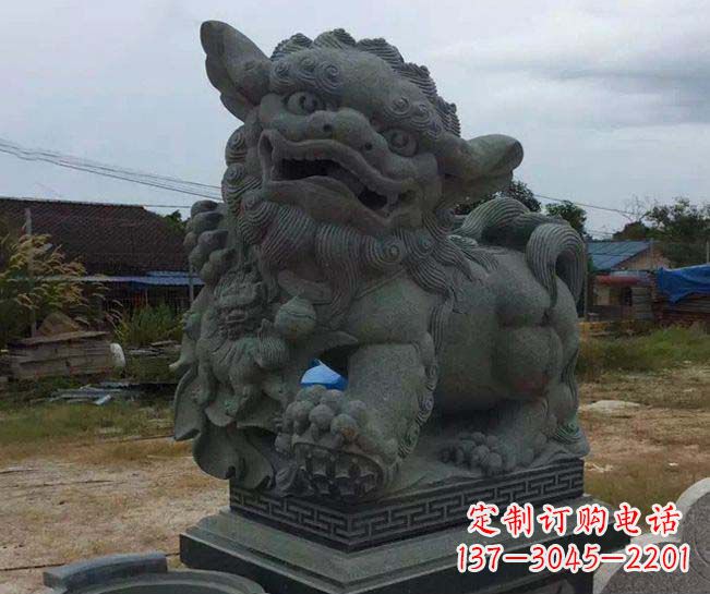 辽阳寺庙景观南方狮子石雕