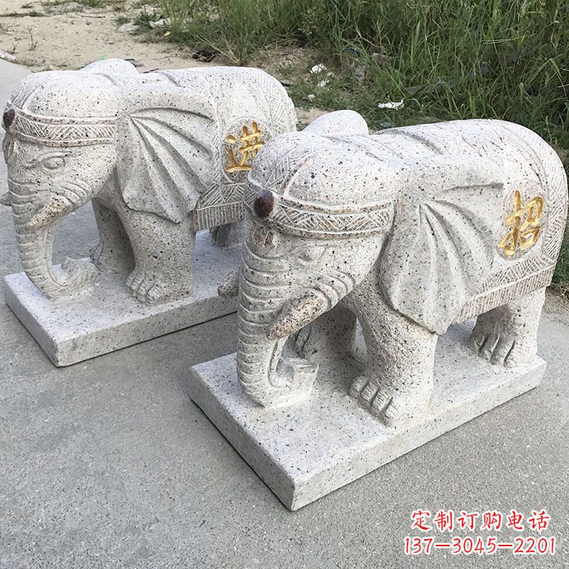 辽阳寺庙门口大象石雕
