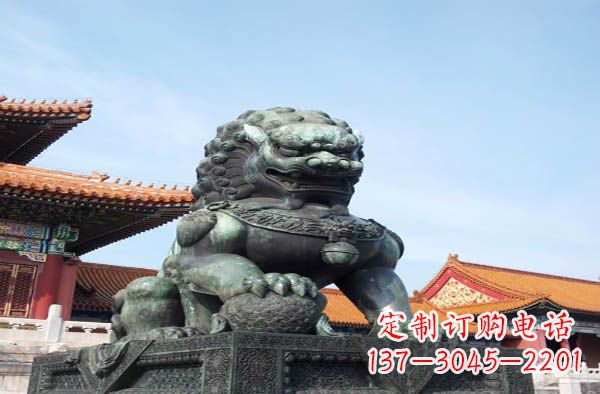 辽阳寺庙门口狮子铜雕