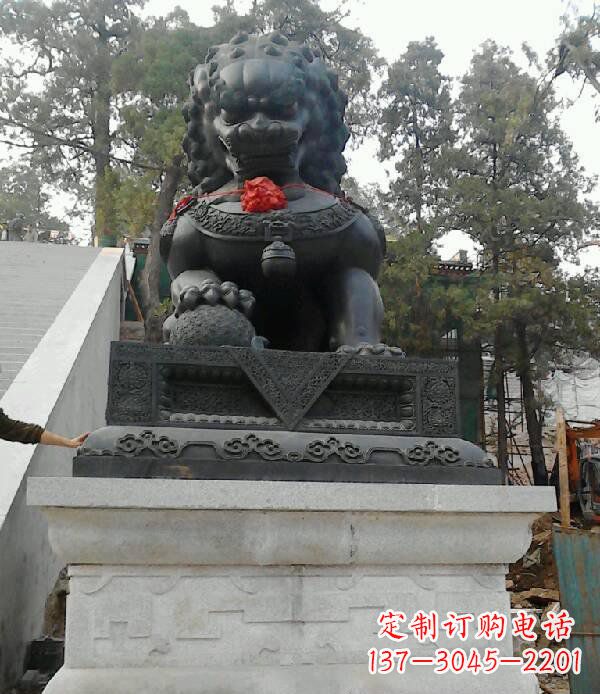 辽阳寺庙狮子铜狮子雕塑