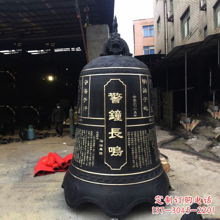辽阳寺庙铜钟雕塑