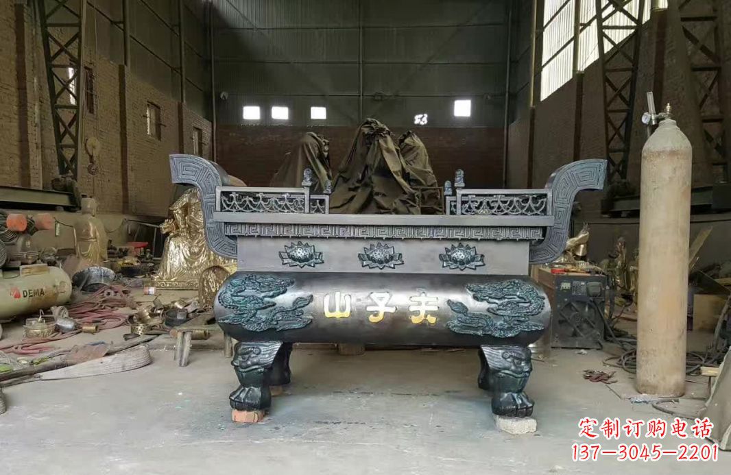 辽阳寺庙香炉铜雕12
