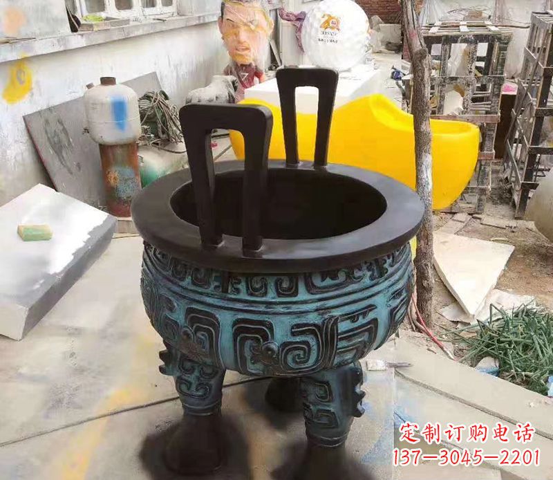 辽阳寺庙圆型铜雕香炉