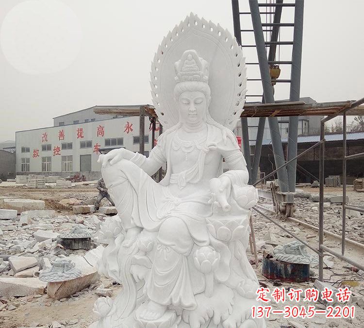 辽阳寺庙自在观音雕像
