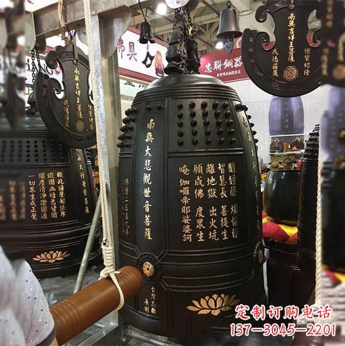 辽阳寺院挂钟铜雕塑
