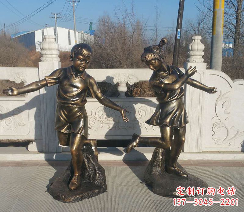 辽阳踢毽子的儿童铜雕