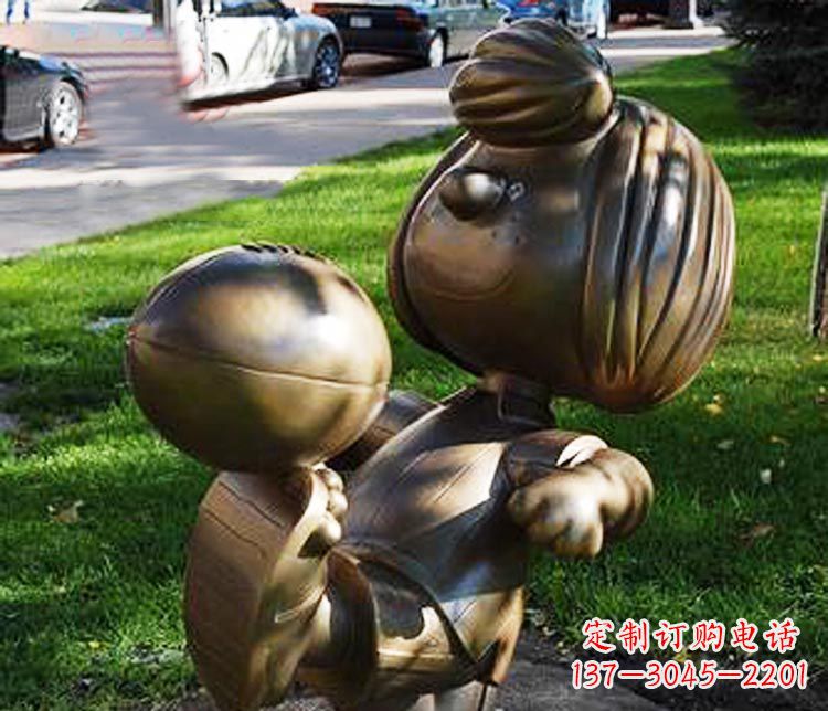 辽阳踢球的小女孩铜雕