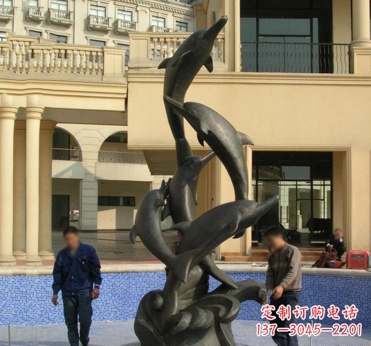 辽阳跳跃海豚雕塑