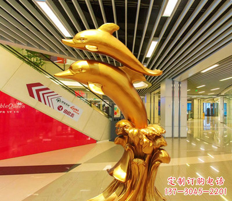 辽阳跳跃的海豚铜雕