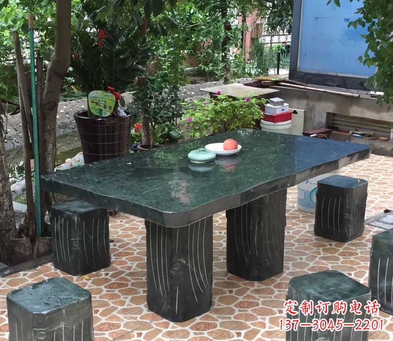 辽阳庭院长方形石桌凳雕塑