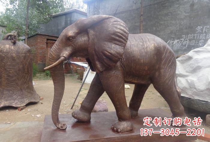 辽阳铜大象雕塑