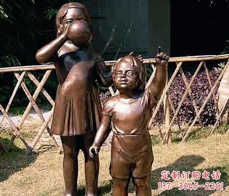 辽阳铜雕吹气球儿童