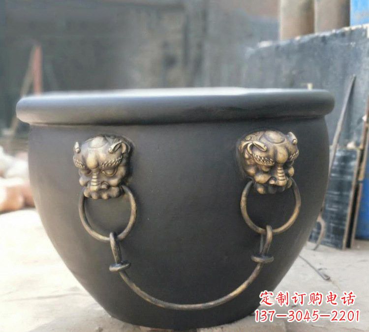 辽阳铜雕故宫水缸