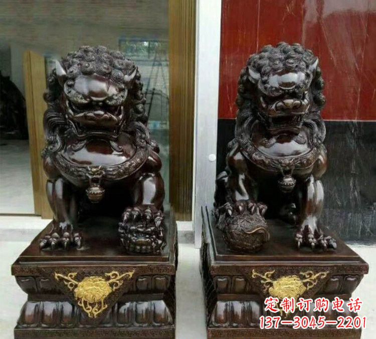 辽阳铜雕故宫狮子