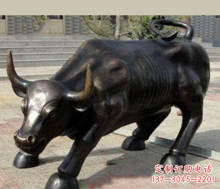 辽阳铜雕广场华尔街动物牛