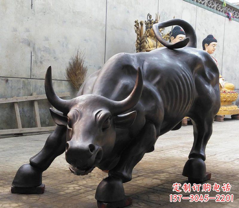 辽阳铜雕广场华尔街动物牛 (2)