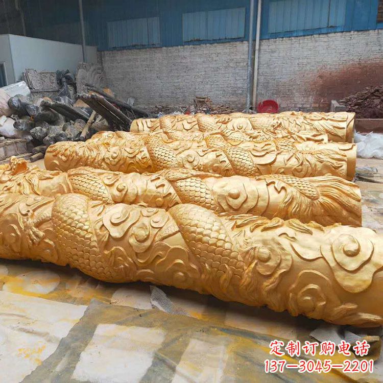 辽阳铜雕广场龙柱