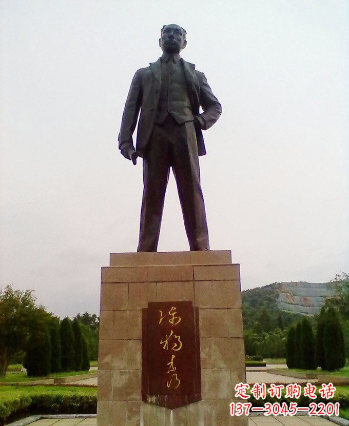 辽阳铜雕近代名人陈独秀