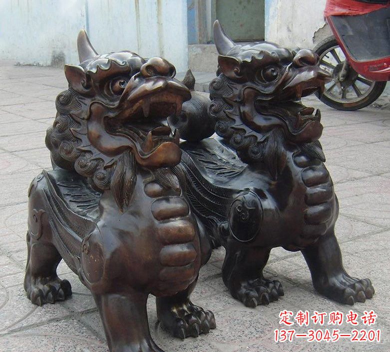 辽阳铜雕门口招财貔貅