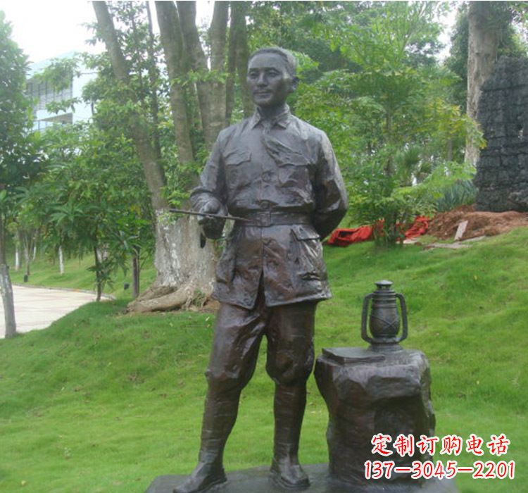 辽阳铜雕青年时期邓小平