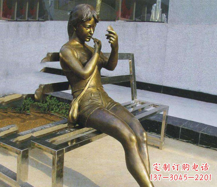 辽阳铜雕商业街化妆女孩人物雕塑