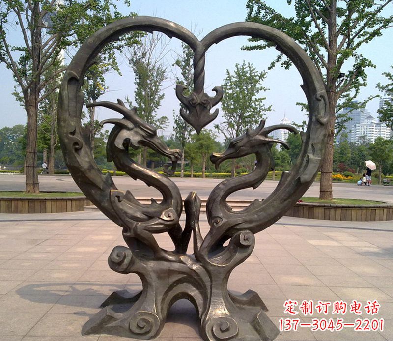 辽阳铜雕双龙戏珠