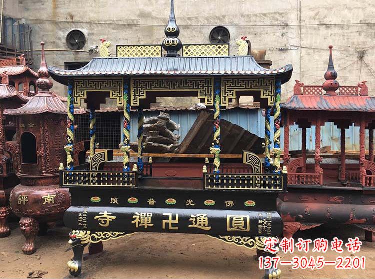辽阳铜雕像铁香炉