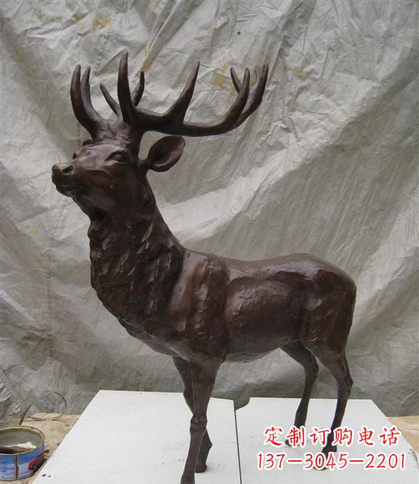 辽阳铜雕小鹿公园动物雕塑