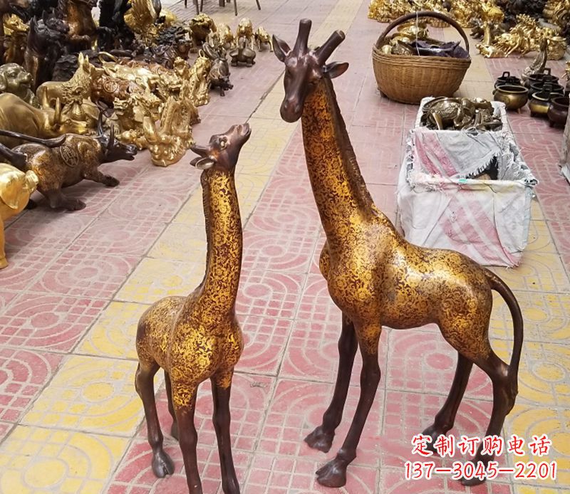 辽阳铜雕长颈鹿
