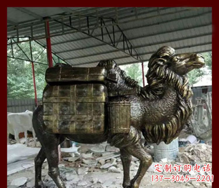 辽阳拖行李的骆驼动物铜雕