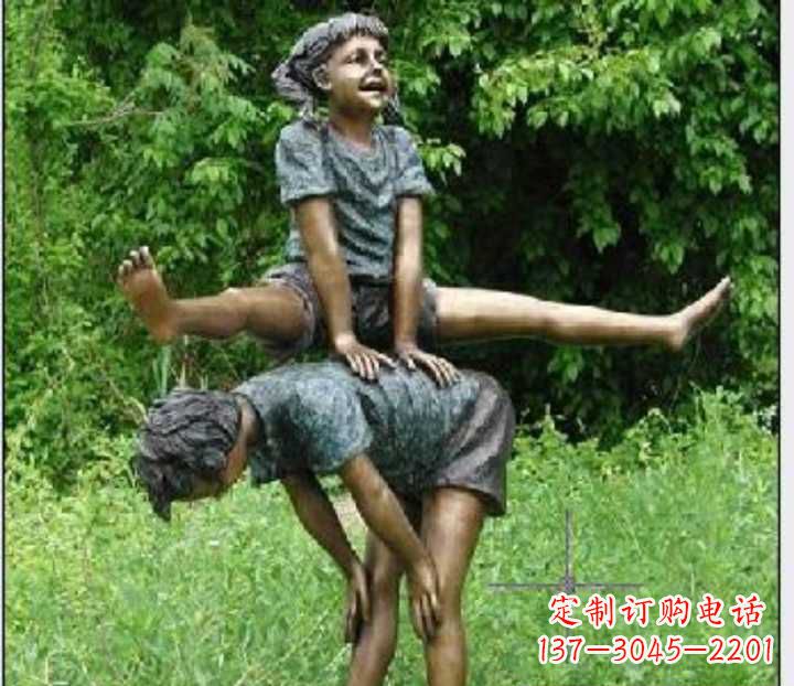 辽阳玩跳山羊的儿童铜雕