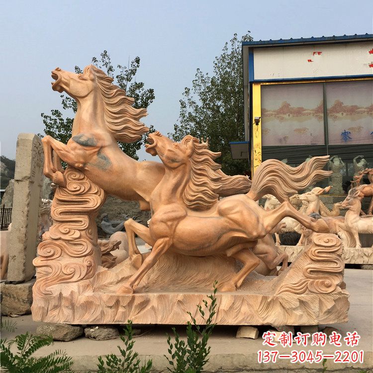 辽阳晚霞红奔马群雕