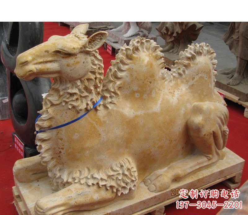 辽阳晚霞红动物骆驼石雕