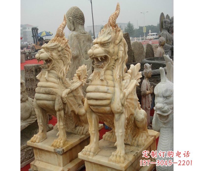 辽阳晚霞红独角兽雕塑