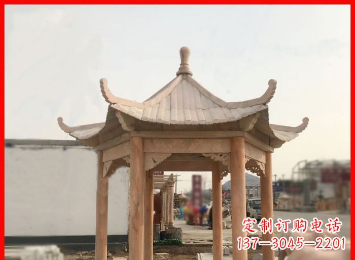 辽阳晚霞红公园六角石雕凉亭