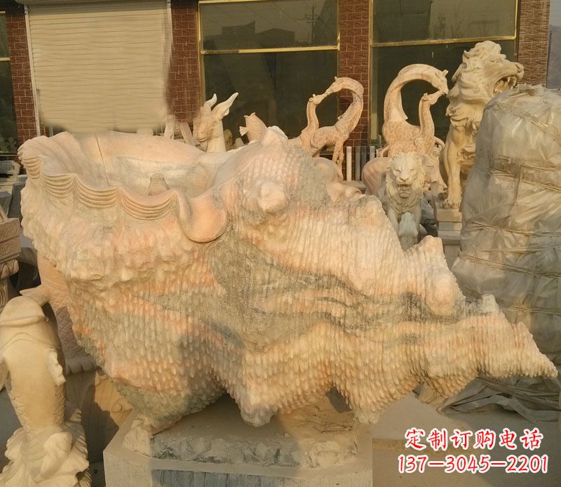 辽阳晚霞红海螺石雕