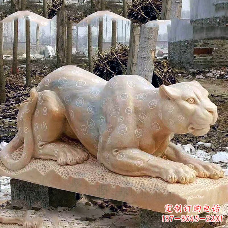 辽阳晚霞红金钱豹石雕-公园园林草坪动物雕塑