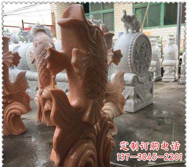 辽阳晚霞红喷水鲤鱼公园石雕