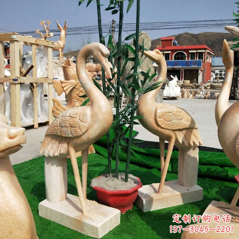辽阳晚霞红仙鹤石雕
