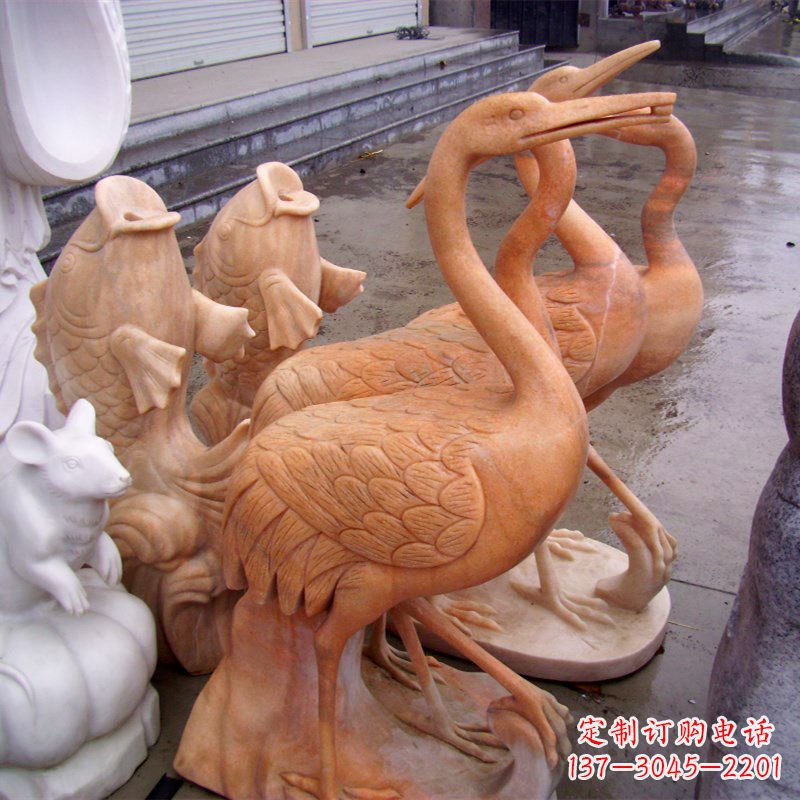 辽阳晚霞红园林仙鹤石雕