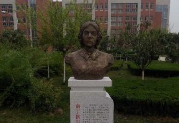 辽阳南丁格尔校园名人铜雕：精致细致的雕塑艺术
